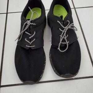 Black Nike men sneakers like new  in great conditions only worn once